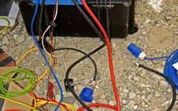 Power invertor unit