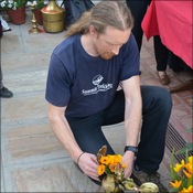 Ollen commences the blessing ceremony