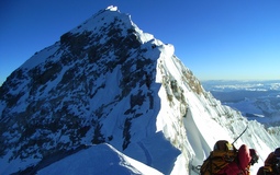 View from South Summit to Summit