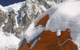 Mountain Hardwear 02