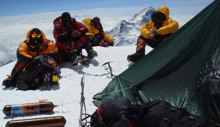 tent for taking blood gas