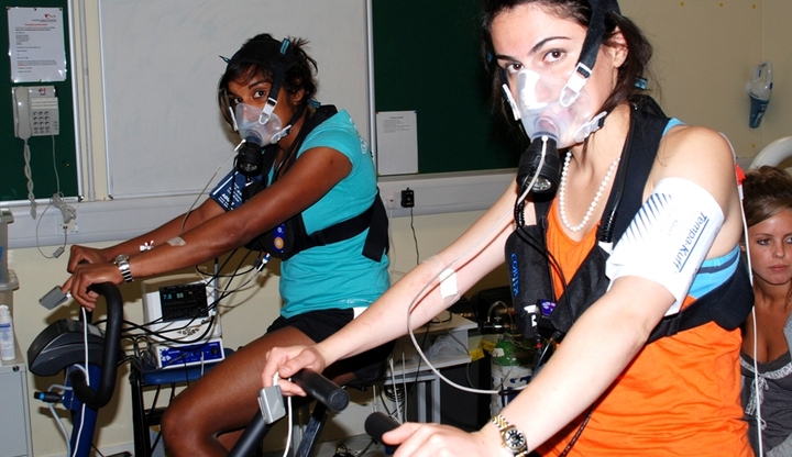 Dr Maryam Khosravi and Dr Sav Wijesingha taking part in Cardio-pulmonary exercise testing